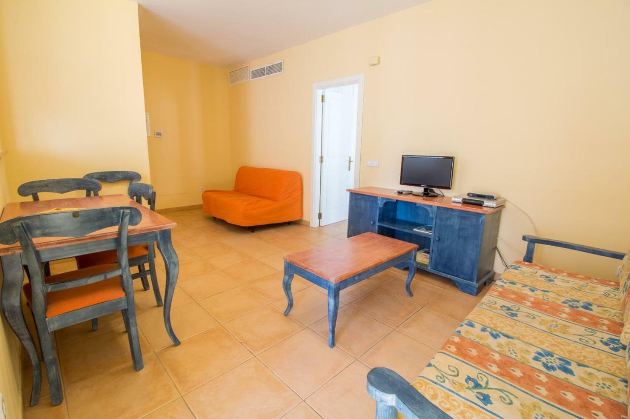 Lejlighed Cozy Near The Sea With Wifi And Pool